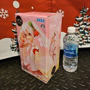 Hatsune Miku Sakura Figure